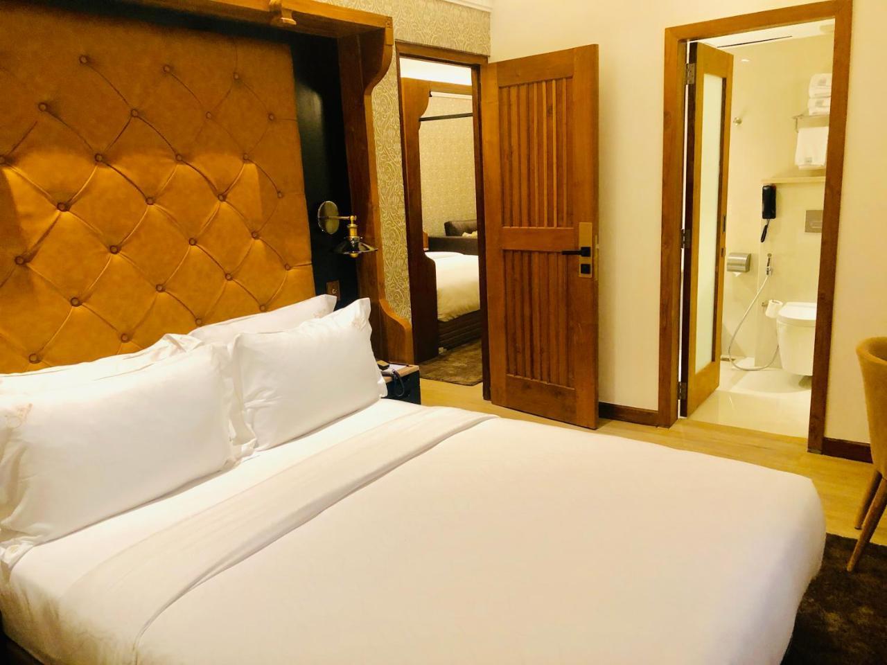 The Radh Hotel Kandy Exterior foto